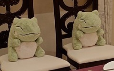 高砂席に置かれたぬいぐるみ