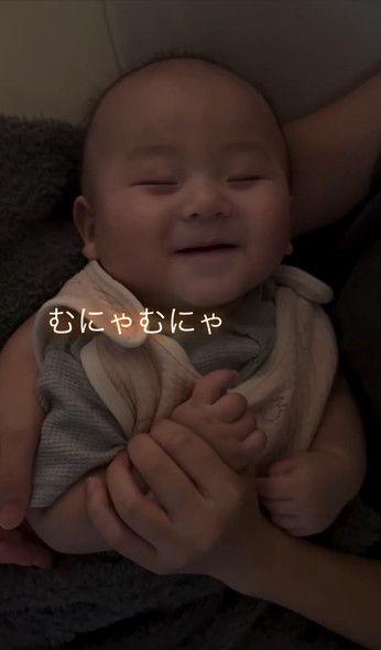 寝てる赤ちゃん