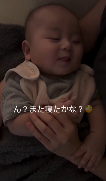 寝てる赤ちゃん