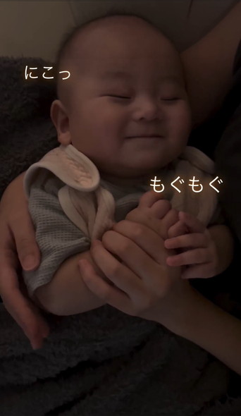 寝てる赤ちゃん