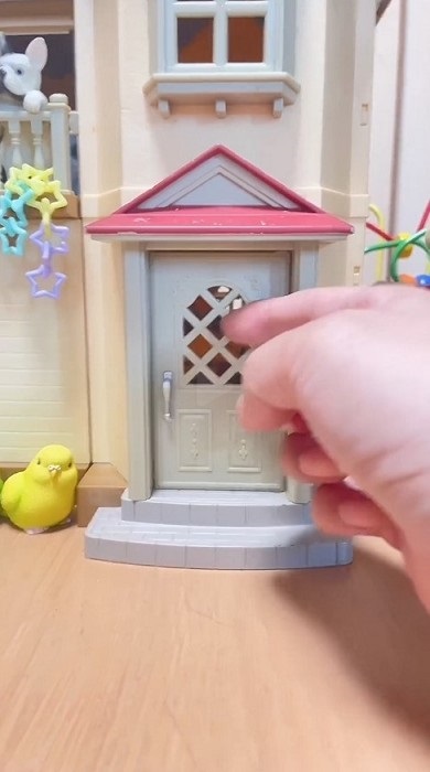 居留守をするインコ