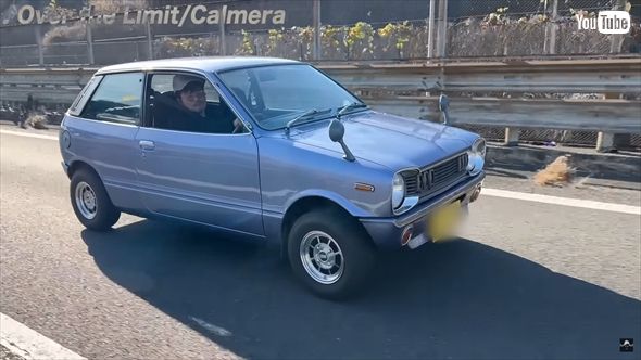 蘇生した愛車・マツダ「シャンテ」を運転するバッドボーイズ佐田正樹