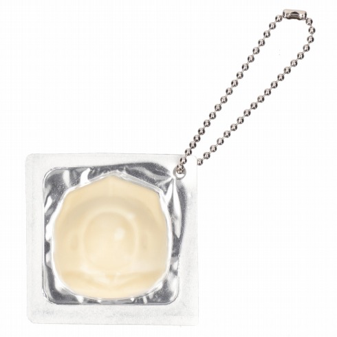 「Q･B･B 型抜きチーズキーホルダー」新幹線