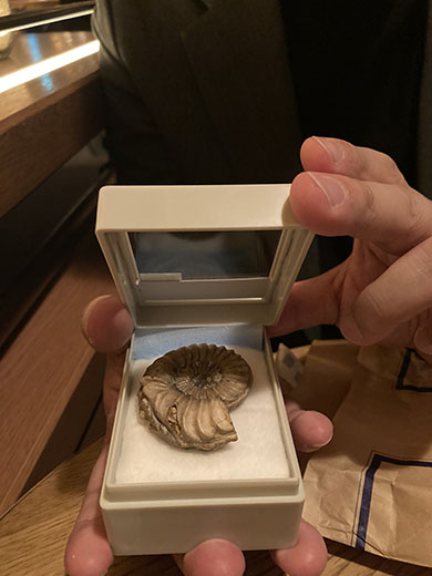 指輪が入っていそうな箱の中身