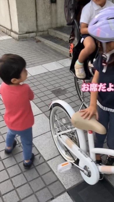 家に帰りたくない弟を説得するお姉ちゃん