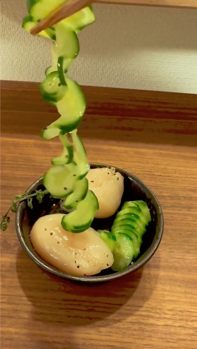 蛇腹状に切られたきゅうり