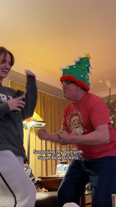 パパにスーパーボウルのチケットをサプライズでプレゼント