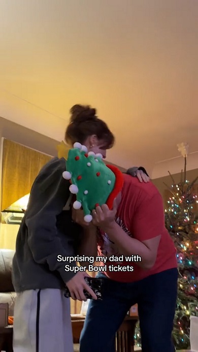 パパにスーパーボウルのチケットをサプライズでプレゼント