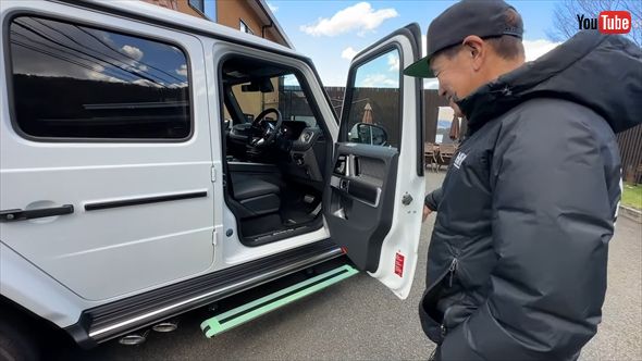 妻・松本伊代の愛車・メルセデス・ベンツ「ゲレンデ」をカスタムするヒロミ