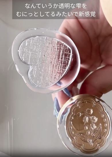 ハートやすずらん柄もすてき