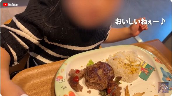 2歳娘と母子デートのシンママ青木菜花