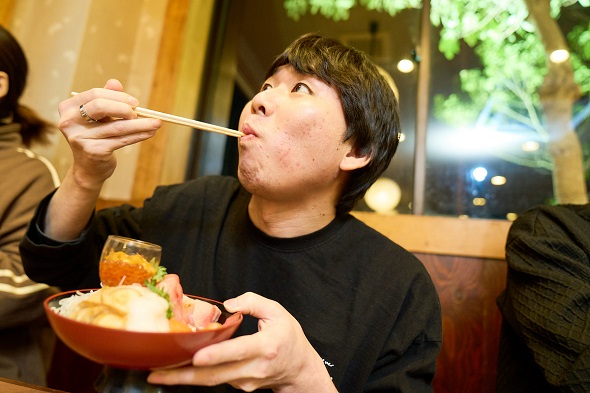 すしめん処大京　食べ放題　タワー丼