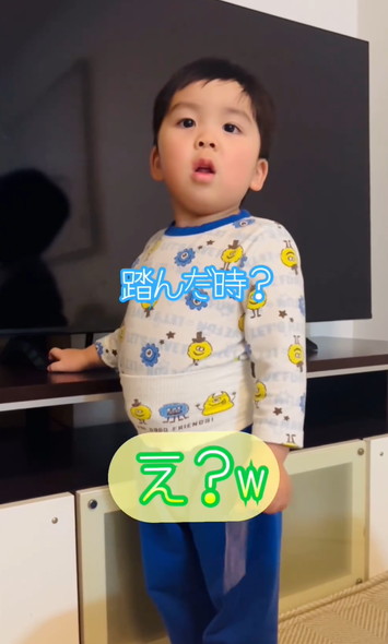 ママと会話する男の子