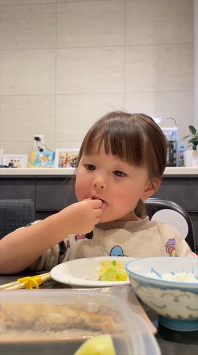 ホッケを皮まで食べるおりこうさん