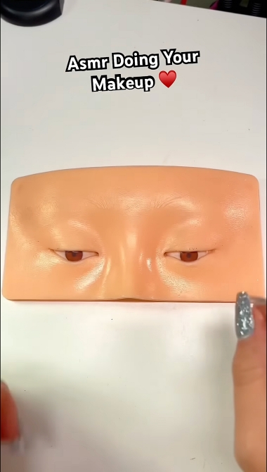 ASMR メイクアップ