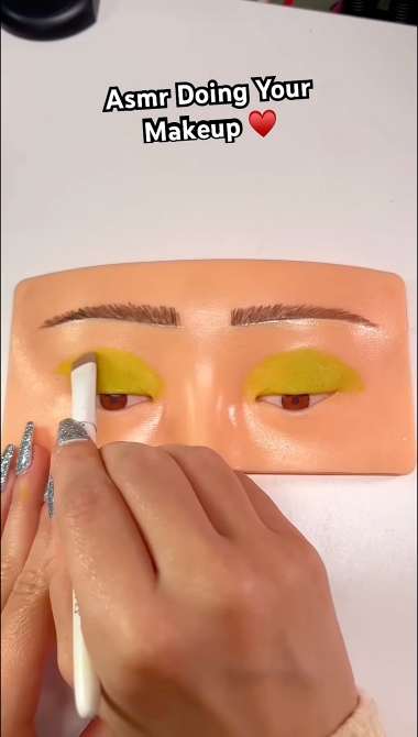 ASMR メイクアップ