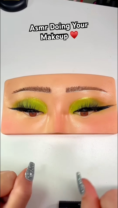 ASMR メイクアップ