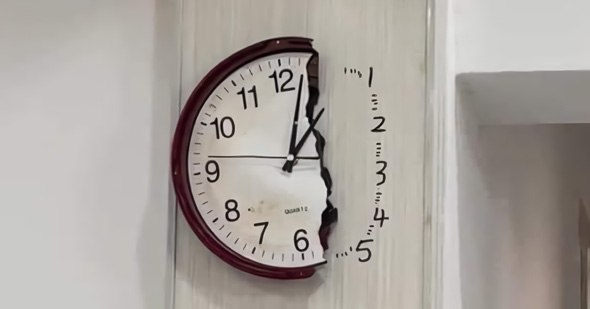 ベトナム 壊れた時計 修復 アート 手書き 文字盤 壁掛け 時計