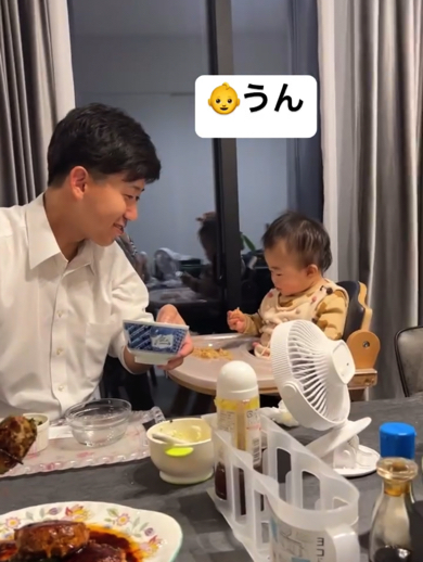 パパの食事を止め続ける息子