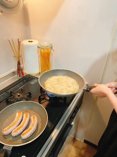 妻 フライパン ひっくり返したら 一回転 360度 返し方 夫婦