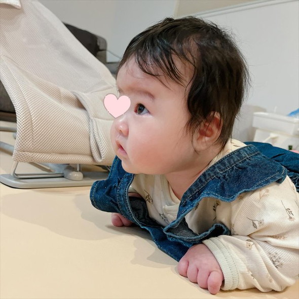 うつ伏せ赤ちゃん