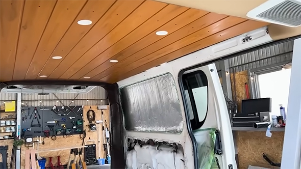 天井板張り完了