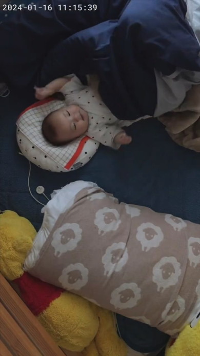 寝ている赤ちゃん