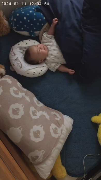 寝ている赤ちゃん