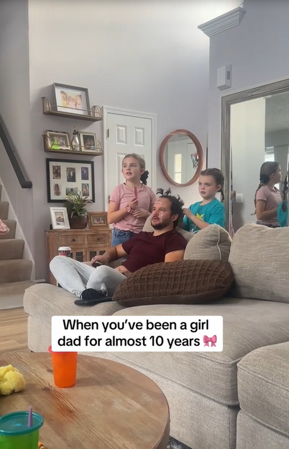 女の子のパパを10年近く続けた結果髪をいじられる