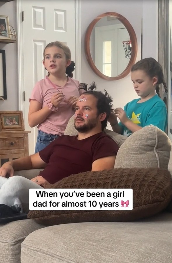 女の子のパパを10年近く続けた結果髪をいじられる