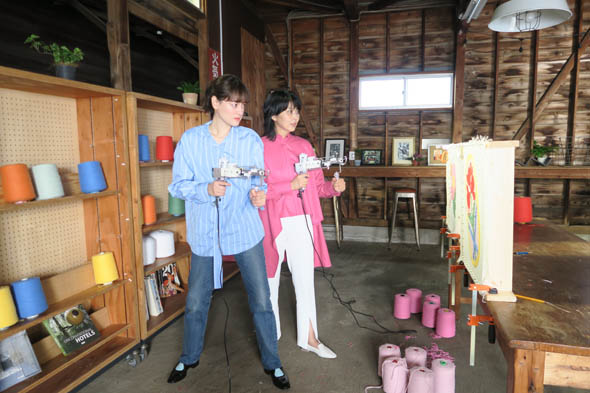 市川実日子と松たか子