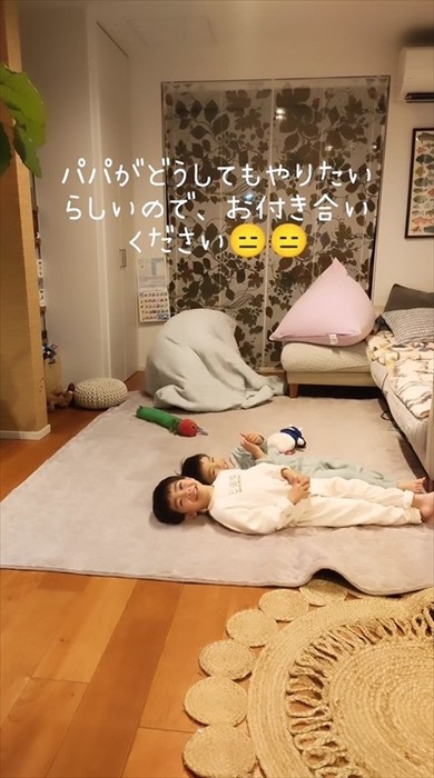 毛布おばけに食べられ待ちの息子たちとワンコ