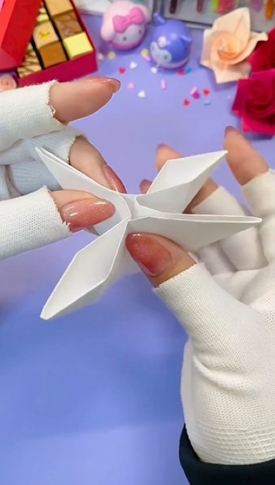 折り紙を開く画像