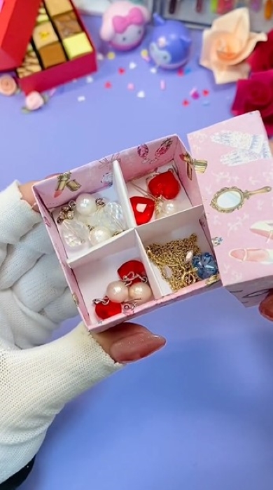 アクセサリーを入れた箱