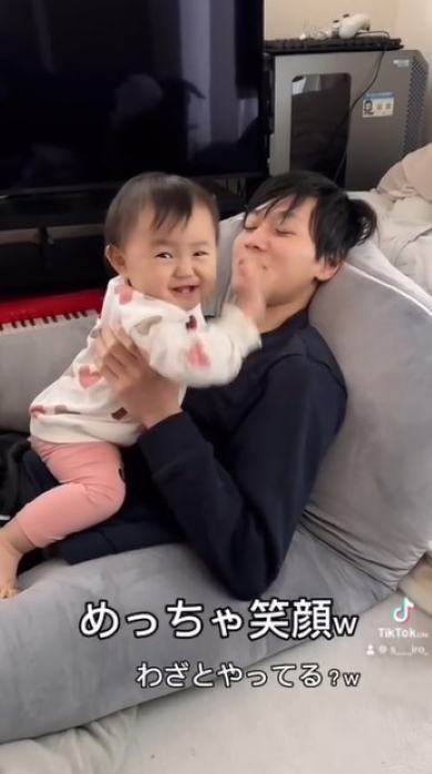 笑顔の赤ちゃん