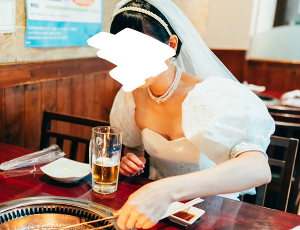 ウェディングフォト 購入 私物 ウェディングドレス 花嫁姿 焼肉 やりたい放題