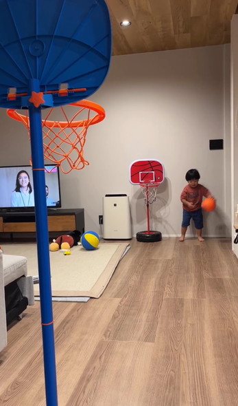 バスケする男の子