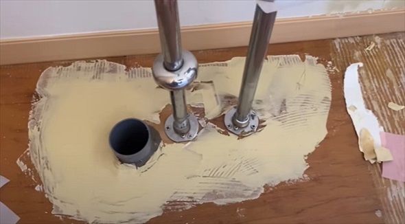 排水の穴も補修します