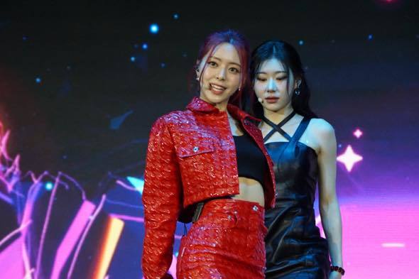 ITZY JYP Stray Kids NMIXX J.Y. Park