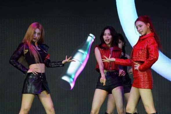 ITZY JYP Stray Kids NMIXX J.Y. Park