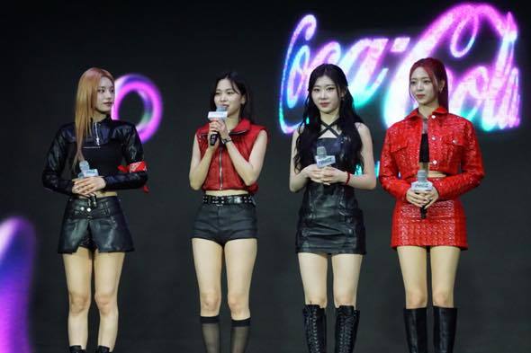 ITZY JYP Stray Kids NMIXX J.Y. Park