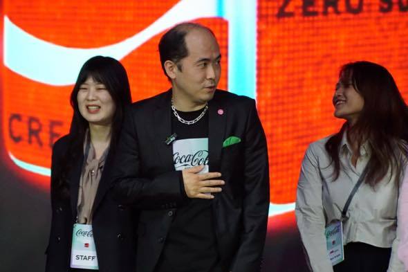 ITZY JYP Stray Kids NMIXX J.Y. Park