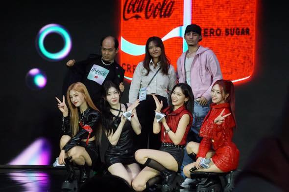 ITZY JYP Stray Kids NMIXX J.Y. Park