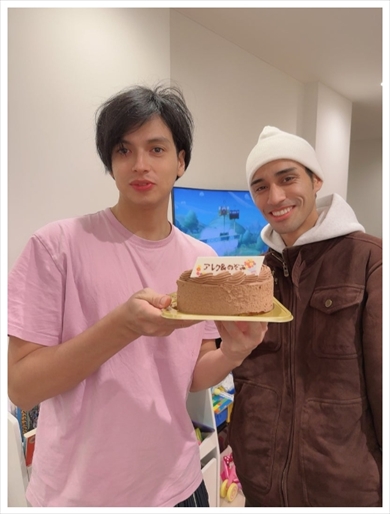 白血病で闘病中の元付き人・ネイボールと再会したアレクサンダー