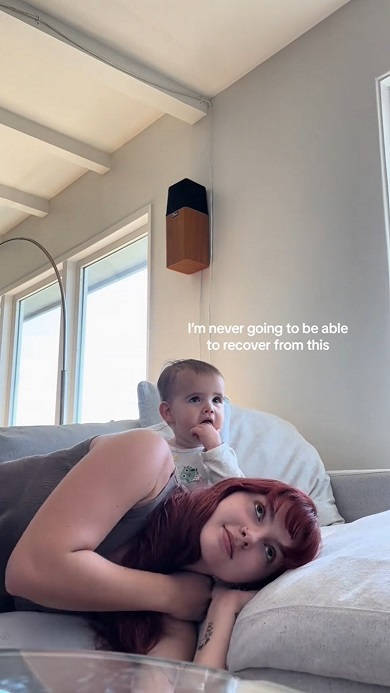 膝枕をしてもらったら赤ちゃんに思わぬ行動を取られてもん絶する