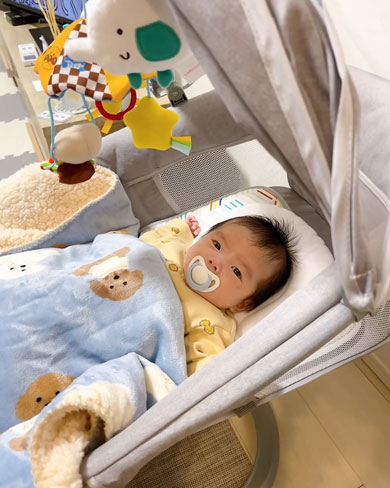 おしゃぶり大好きな赤ちゃん