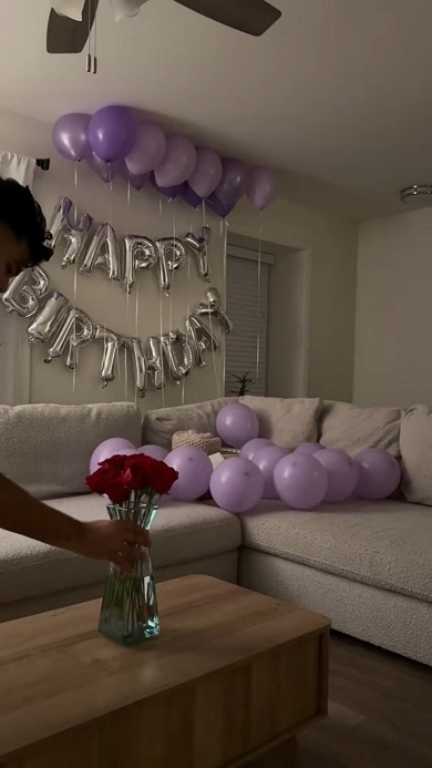 妻の誕生日にサプライズするべく午前3時から作業する夫