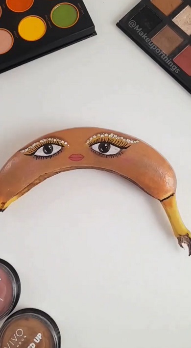 バナナにメイク03