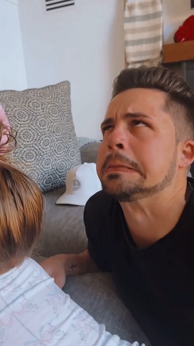 次女になんとしても「パパ」と言ってほしいパパ