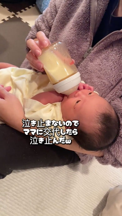 妹をまだ受け入れられない1歳のお兄ちゃん